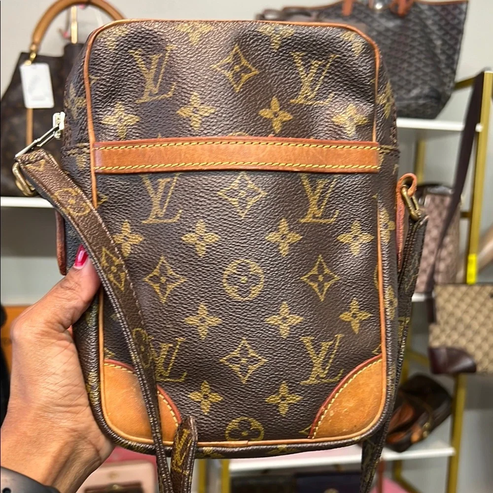 Louis Vuitton danube shoulder bag - Picture 1 of 1